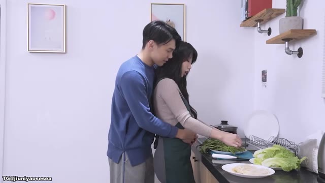 麻豆传媒合集-色慾姐妹与姐夫的三人混战：疯狂激情3P，禁忌欲望尽情释放