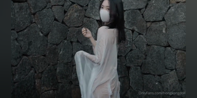 港doll姐姐晨钟暮鼓，玩偶诱惑，3P狂欢，极致呻吟，你敢试吗？