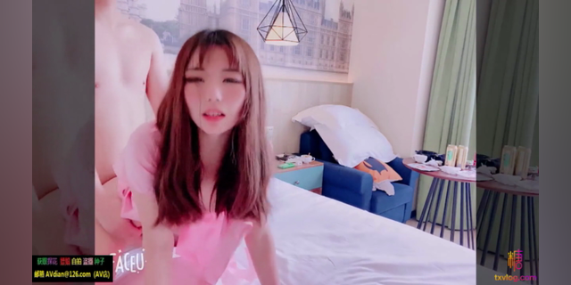 糖心VLOG-粉红诱惑：娇嫩小妖精，粉色丝袜诱惑，疯狂呻吟求被征服